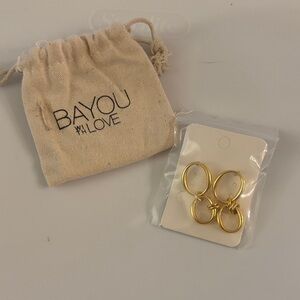 Gold Oval Earrings.  Brand New.
